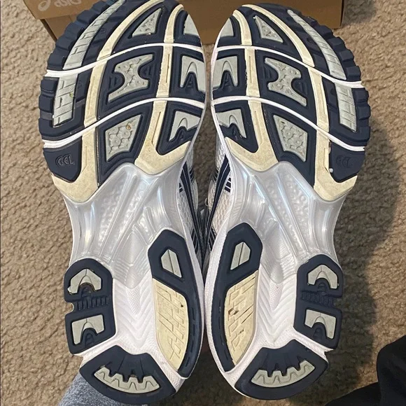 Asics Gel-Kayano 14 - Picture 4 of 7